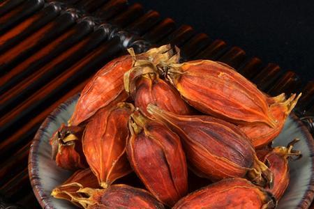 栀子花泡茶掉红色怎么回事