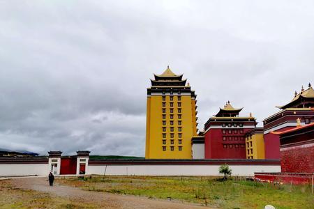 阿坝格莫寺海拔