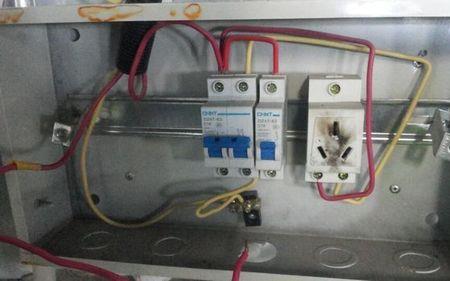 进户空开正确接线方法