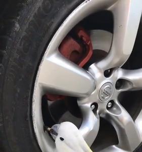 小汽车在外面走走停停怎么回事
