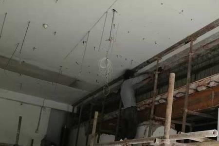 两层旧房加高两层如何加固地基