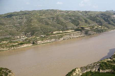 脚蹬黄河背靠山是什么意思
