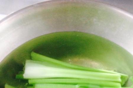 芹菜加红枣熬水什么时候喝最好