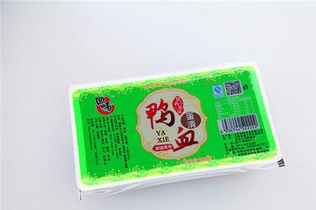 买的盒装鸭血变黑了能吃吗