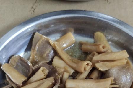 鸭板肠焯水几分钟
