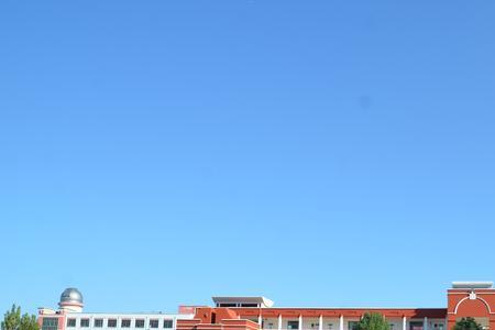 枣庄八中是公立学校吗