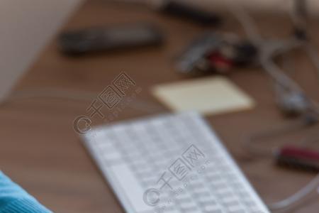 办公室电话和电脑如何分别使用