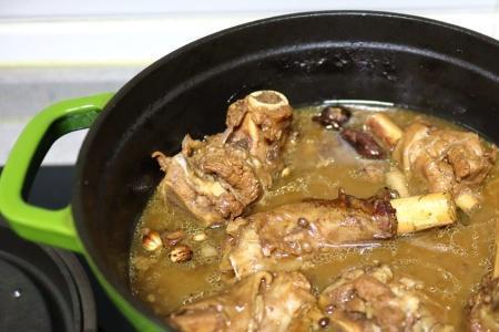 前腿肉用来煲汤好吃吗