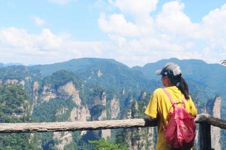 八月去张家界天门山穿什么衣服