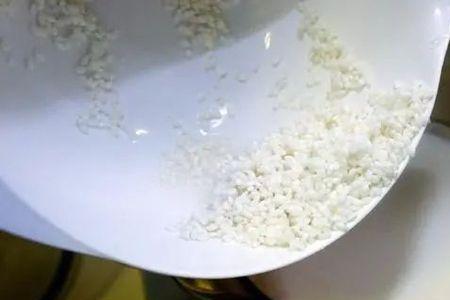 煮奶茶牛奶变成豆腐渣