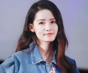 清秀文静属于白月光长相吗