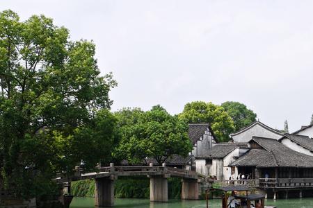 枕水江南诗句