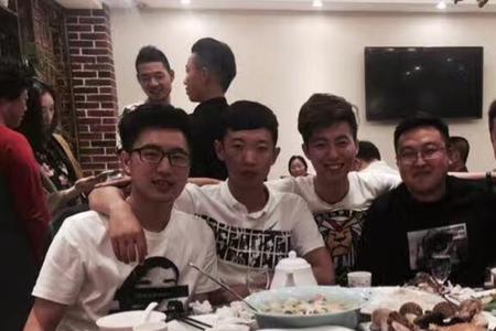 兄弟们聚会能玩什么