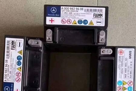 18款奔驰e300辅助蓄电池更换