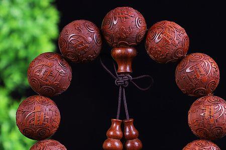 黄杨木手串和小叶紫檀哪个贵