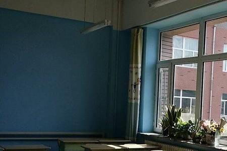 形容教室明亮的成语