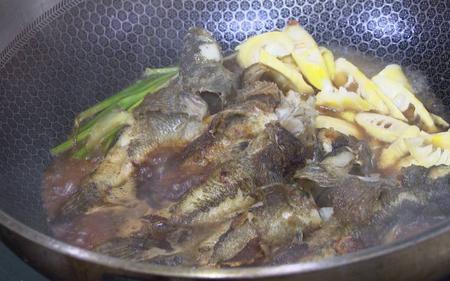塘鳢鱼炖豆腐家常做法