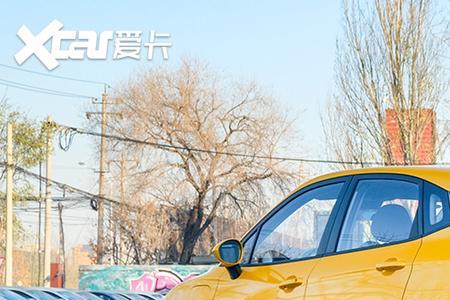 3-6万哪吒纯电动汽车