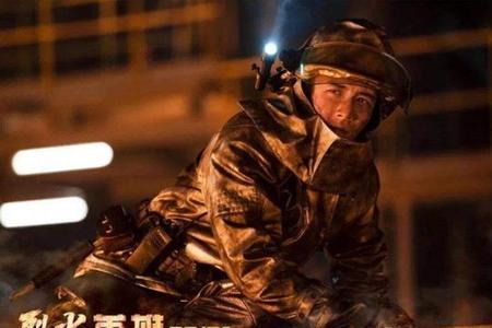 英雄可以形容活人吗