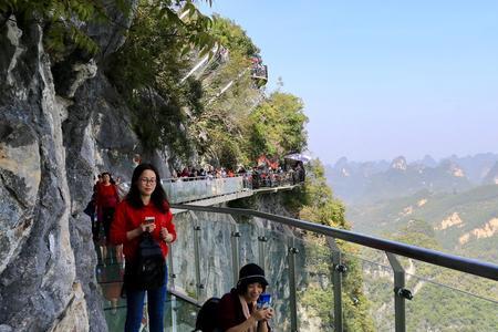 玻璃栈道为什么不让跳
