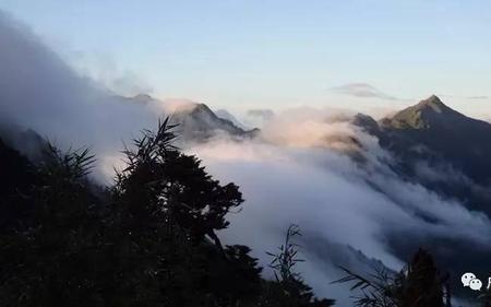 上山的人嘲笑下山的神出自哪里