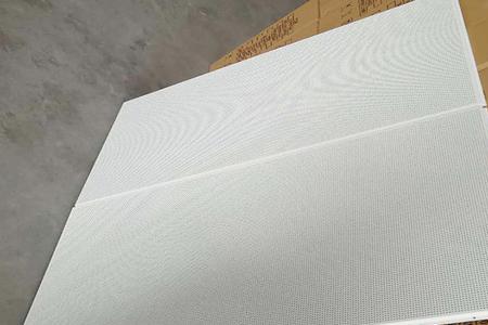 铝扣板镀膜还是烤漆好