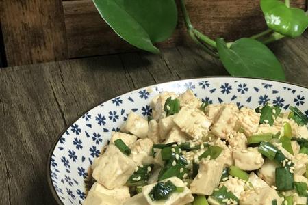小葱拌豆腐能吃多少