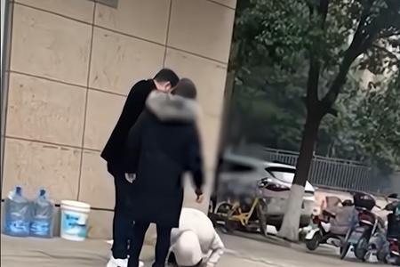男生为什么不能给女生磕头