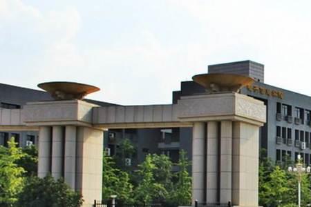 南京工业大学可以开车进去吗