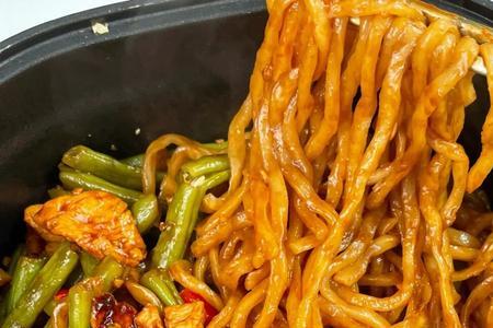 一休智造豆角焖面热量