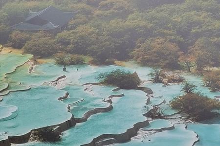 钙华池的形成过程