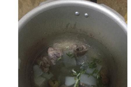 用高压锅炖鸭子排骨汤要多久