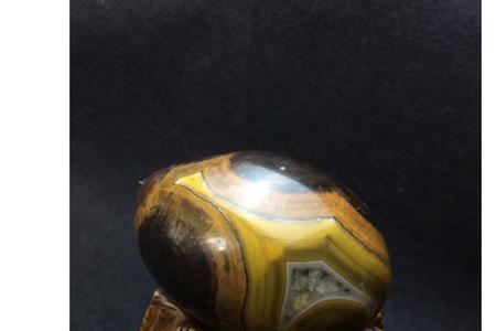 普通石头抛光和玉石差别