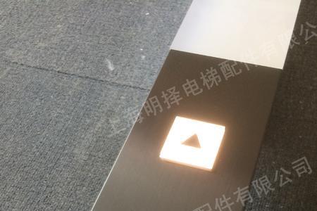常规电梯厅有装灯膜的吗