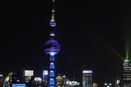 东方明珠ar灯光秀肉眼可以看到吗