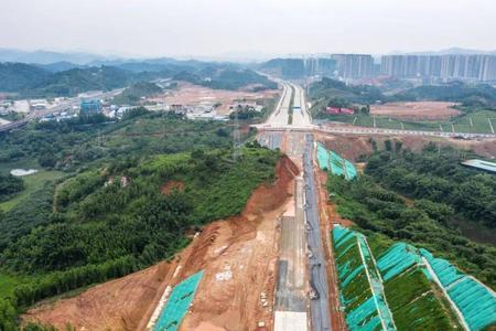 玉都出行跟广信快车竞争的吗