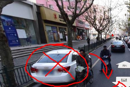 摩托车走哪个车道合法