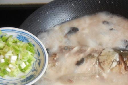 炖鱼汤的家常做法王刚