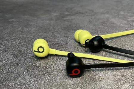 beatsflex连接苹果手机电池显示在那看