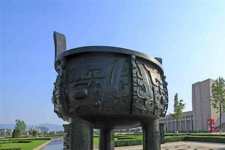 南宁民族广场上的鼎的由来