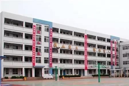 24中可以住校吗