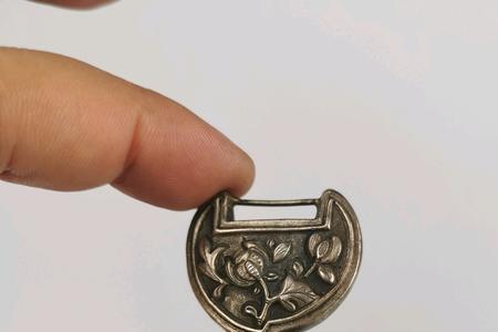 小银锁20岁可以带么