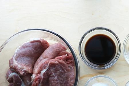 为什么肉用盐腌了会嫩一些