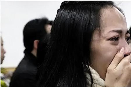丧宴穿什么衣服