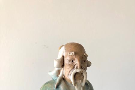 石湾窑人物有什么特征