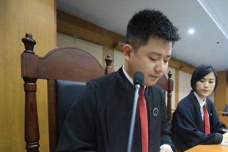 为什么不直接开庭而是先质证