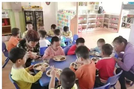 孩子在幼儿园要父母陪同吗