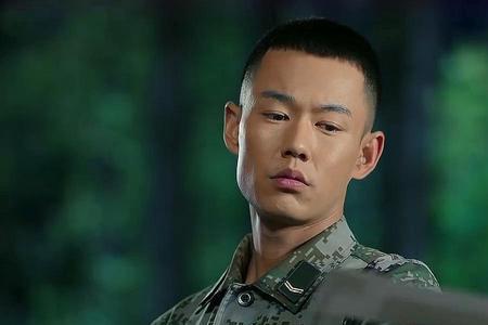 热血尖兵张小武是谁演的