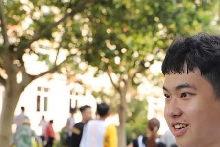 对大学生活的初印象怎么形容