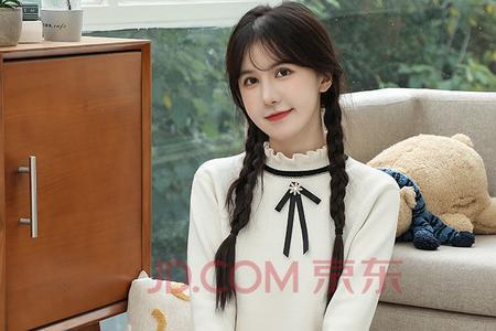 18岁女孩毛衣编织
